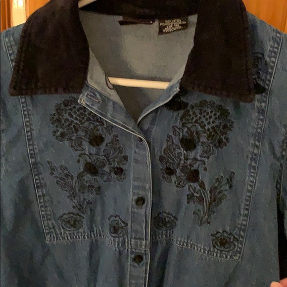 Jean shirt with black accents - Picture 2 of 6